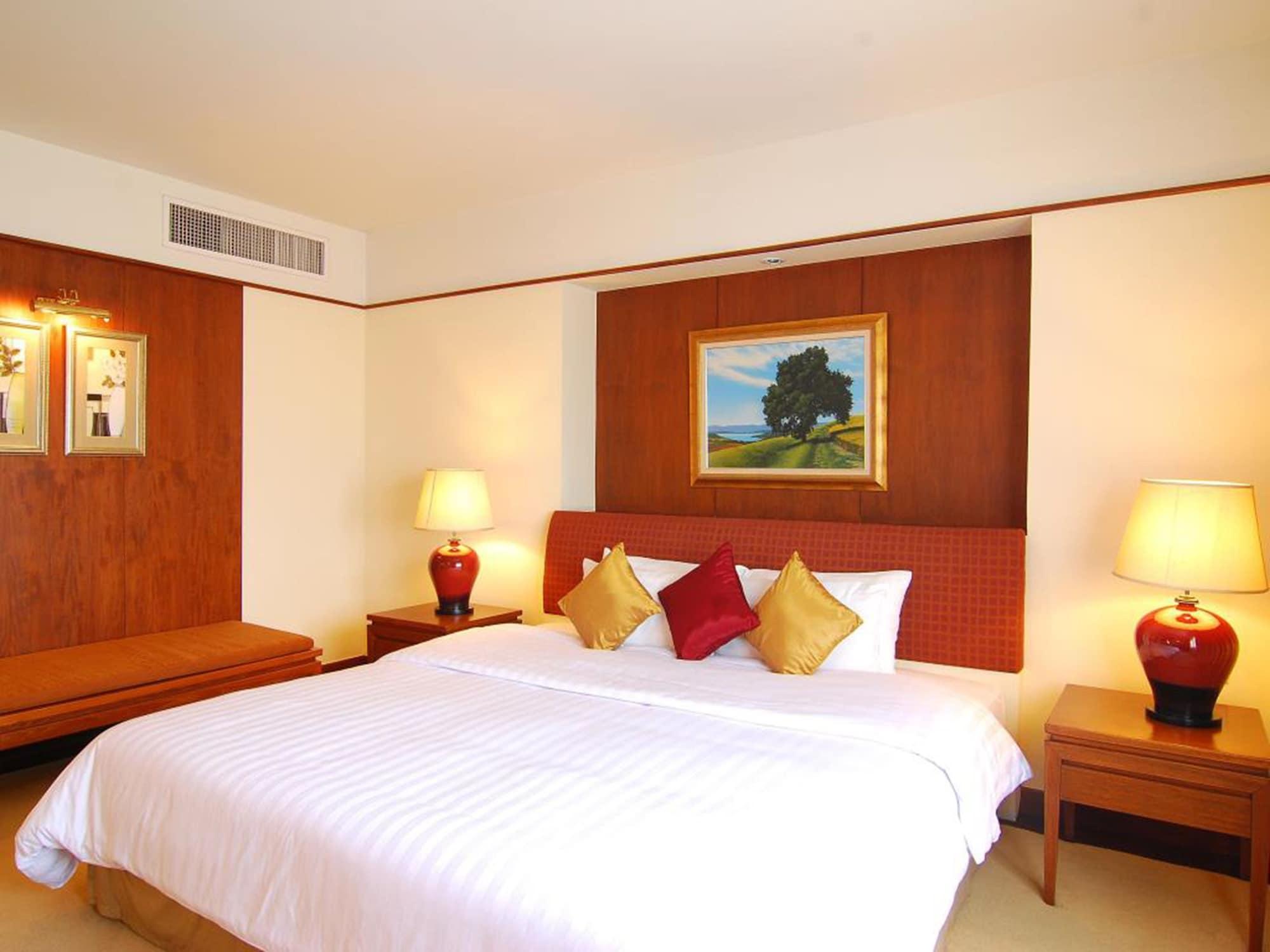 Pantip Suites Bangkok Exterior foto