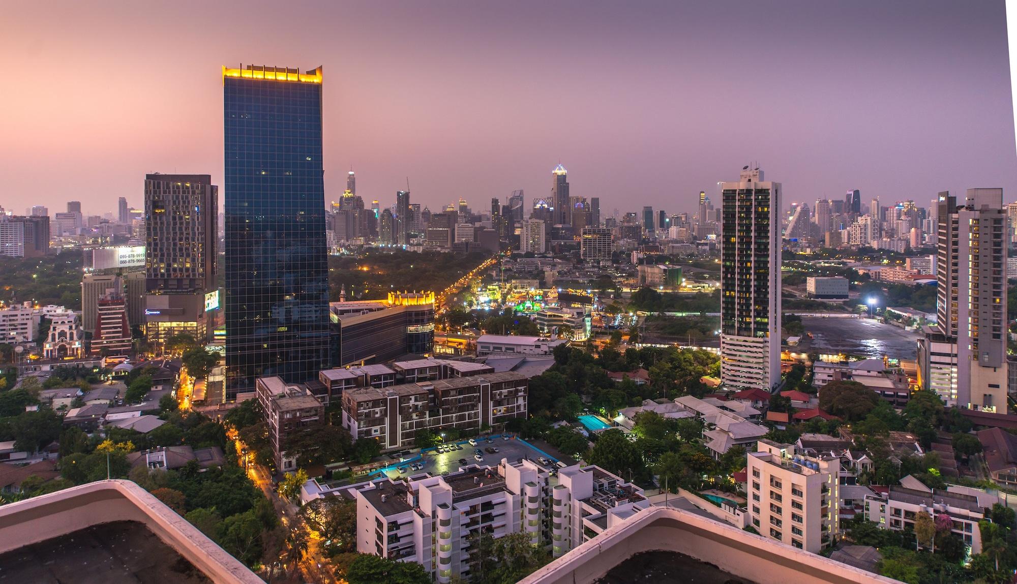 Pantip Suites Bangkok Exterior foto