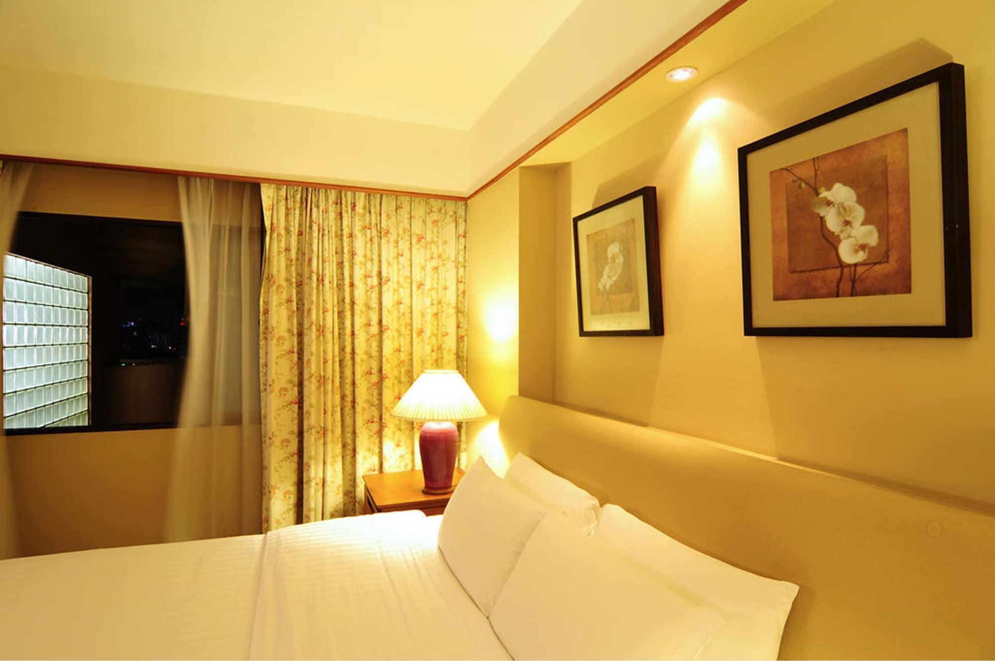 Pantip Suites Bangkok Exterior foto