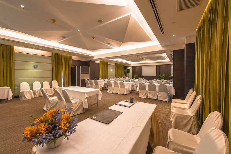 Pantip Suites Bangkok Exterior foto