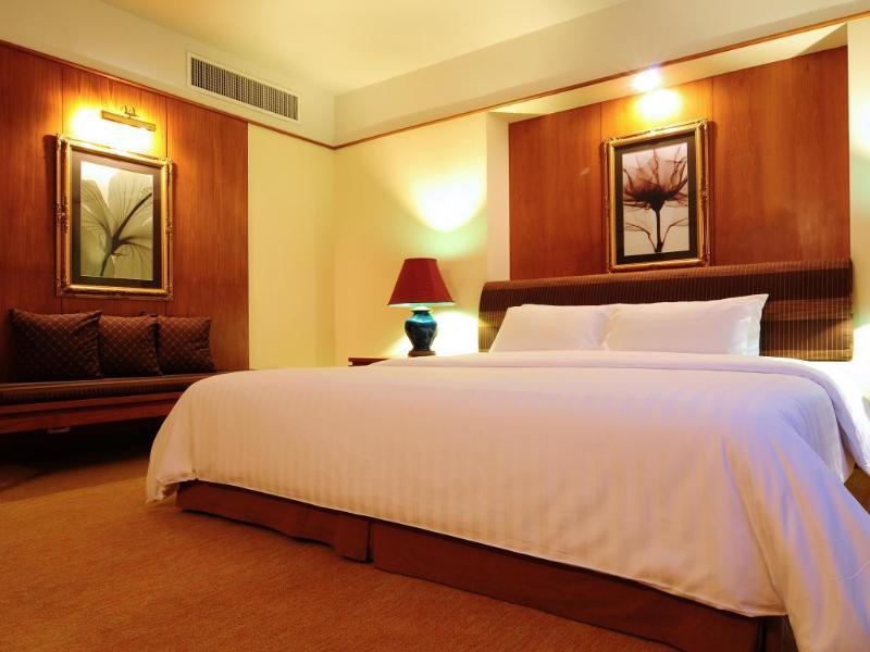 Pantip Suites Bangkok Exterior foto