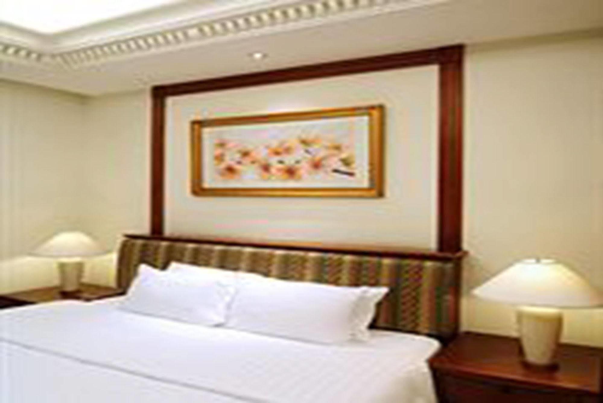 Pantip Suites Bangkok Exterior foto