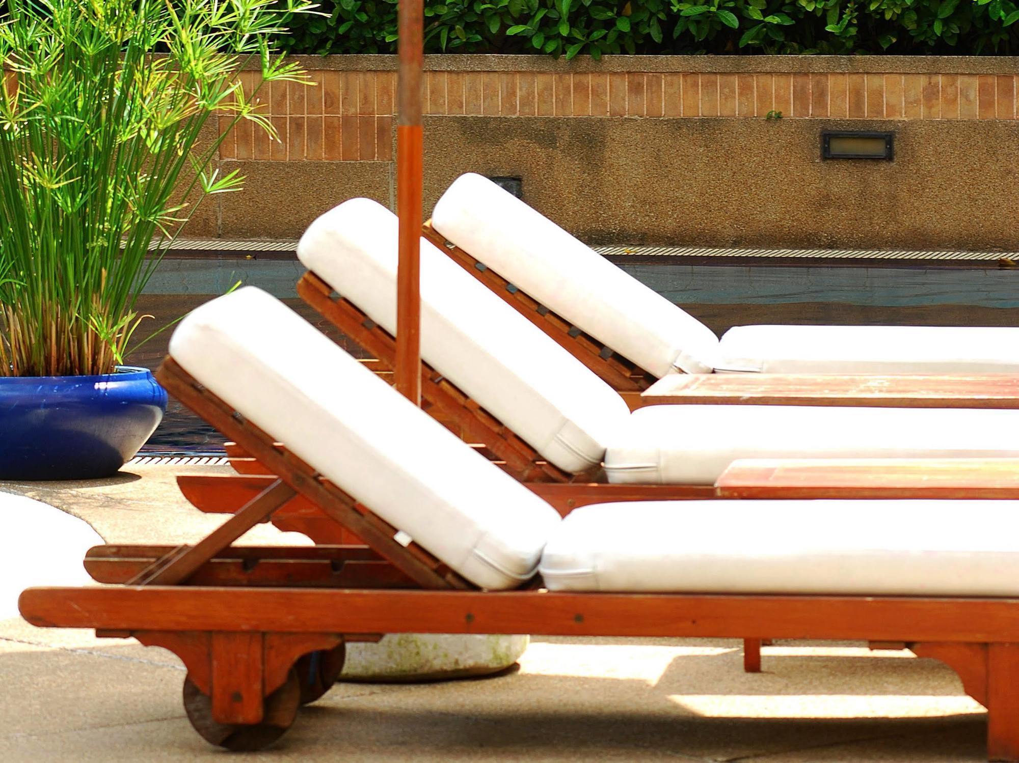 Pantip Suites Bangkok Exterior foto