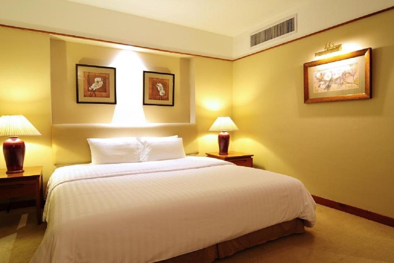 Pantip Suites Bangkok Exterior foto